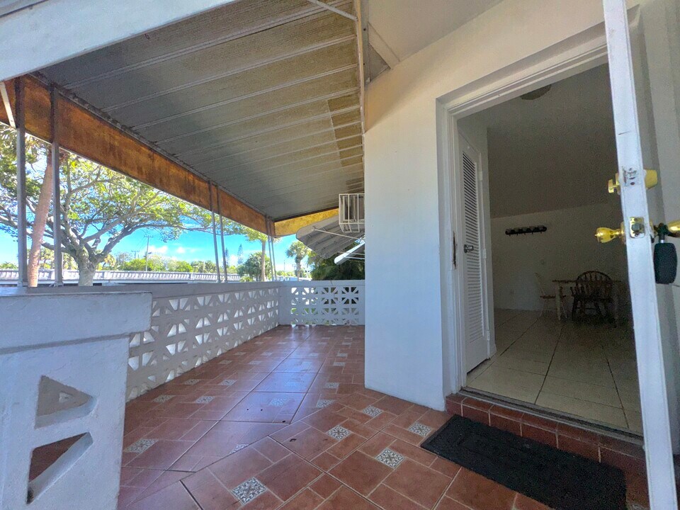 1450 NE 171st St, Unit 101B in North Miami Beach, FL - Building Photo