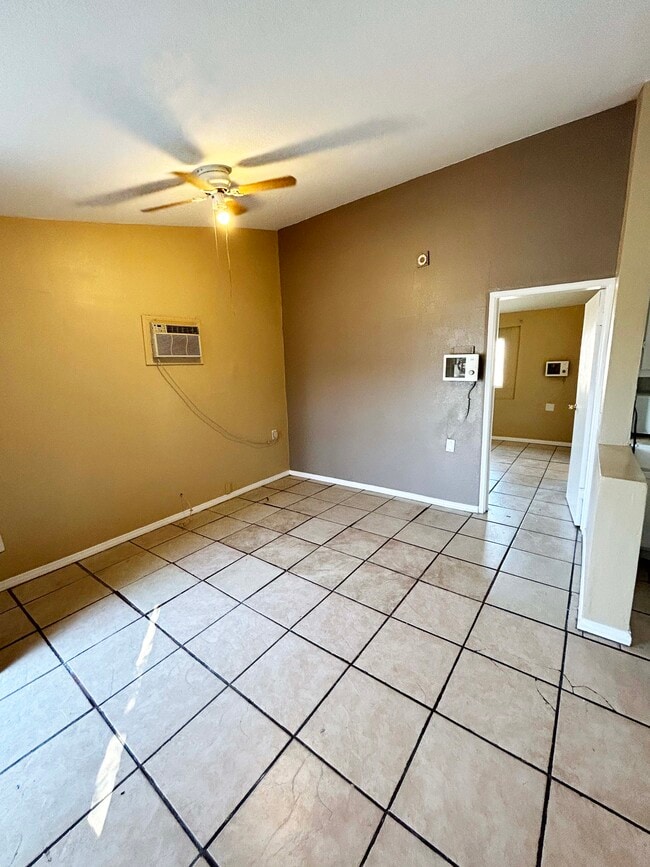 1118 Laurel Ave in Las Vegas, NV - Building Photo - Building Photo