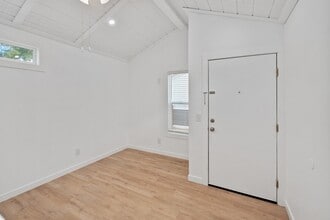 720 Pritchett Ln in Seven Points, TX - Building Photo - Building Photo