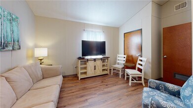 5585 Straub Rd, Unit 102 in College Station, TX - Building Photo - Building Photo