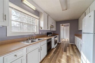 3101 Brooks Dr in Snellville, GA - Building Photo - Building Photo