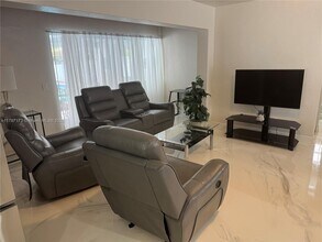 825 NE 6th St in Hallandale Beach, FL - Building Photo - Building Photo