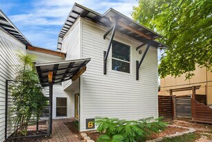 2709 Parker Ln in Austin, TX - Building Photo