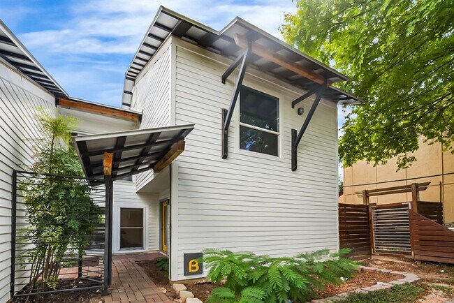 property at 2709 Parker Ln