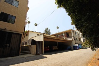 4444 Fulton Ave in Sherman Oaks, CA - Building Photo - Building Photo