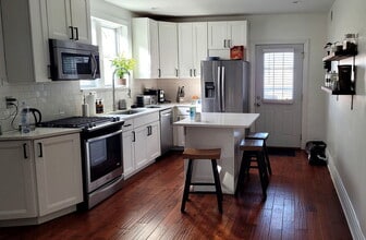 7910 Karlov Ave in Skokie, IL - Building Photo - Building Photo