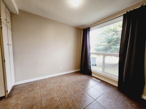 237 Grandin Village in St. Albert, AB - Building Photo - Building Photo