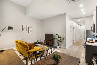 205 W 4th St, Unit SI ID1465689P in Cincinnati, OH - Building Photo - Building Photo