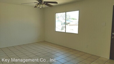 5733 W Beck Ln in Glendale, AZ - Building Photo - Building Photo