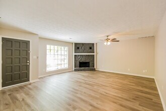 440 Creekside Ct in Roswell, GA - Building Photo - Building Photo