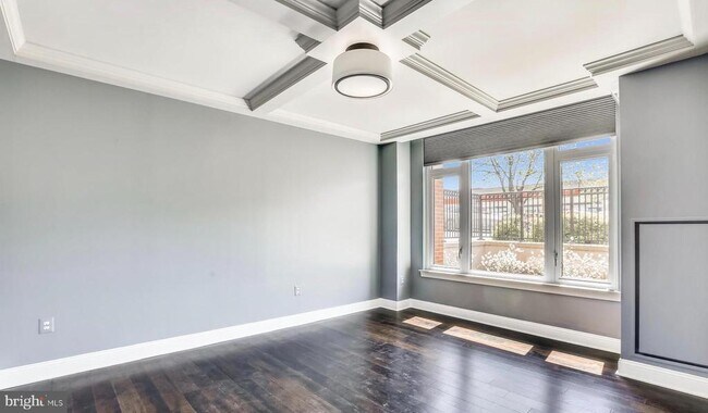 4915 Hampden Ln in Bethesda, MD - Foto de edificio - Building Photo