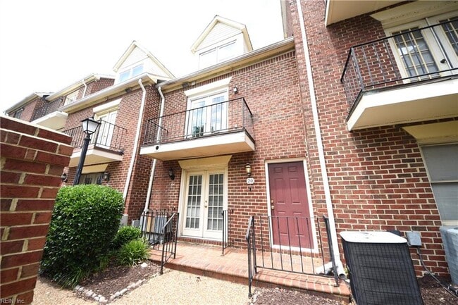 20 Academy Ln in Hampton, VA - Building Photo - Building Photo