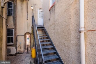 906 S Charles St in Baltimore, MD - Building Photo - Building Photo