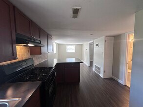 3301 N Ozanam Ave in Chicago, IL - Building Photo - Building Photo