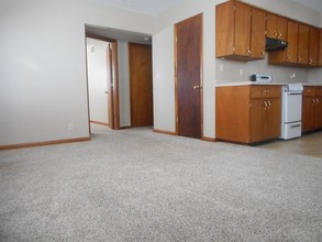 140 21st Ave SW-Unit -1 in Cedar Rapids, IA - Building Photo - Building Photo