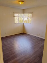 6060 La Prada, Unit 4 in Los Angeles, CA - Foto de edificio - Building Photo