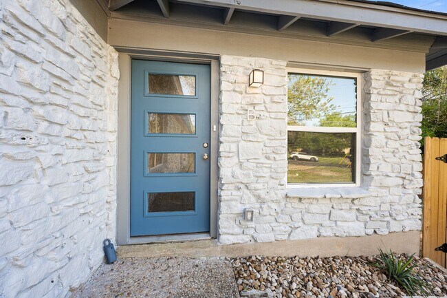 2303 Metcalfe Rd in Austin, TX - Building Photo - Building Photo
