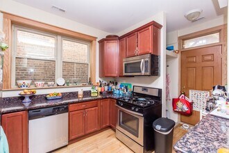 1048 N Oakley Blvd in Chicago, IL - Building Photo - Building Photo