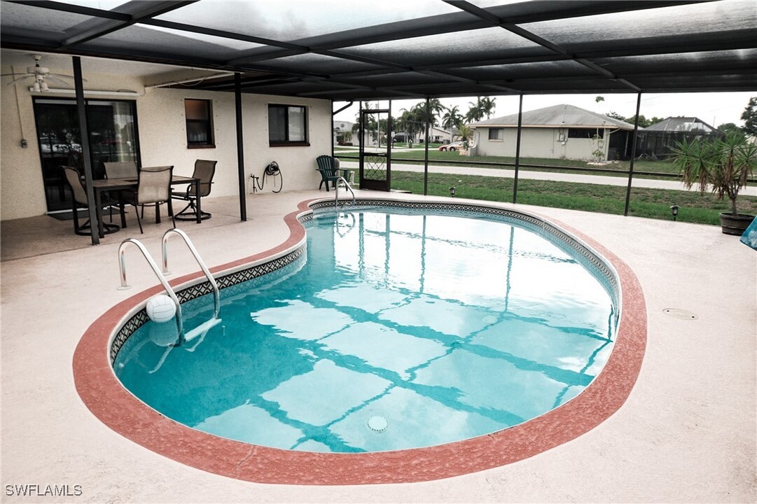 1717 SE 11th Terrace in Cape Coral, FL - Building Photo