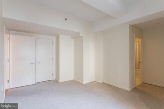 1425 Locust St in Philadelphia, PA - Building Photo - Building Photo