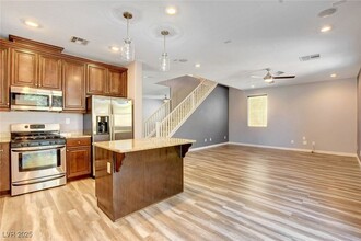 674 Newquay Ct, Unit 5 in Las Vegas, NV - Building Photo - Building Photo