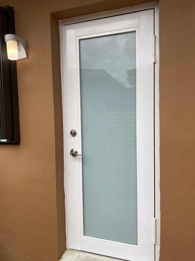 201 W 50th St, Unit Isabel in Hialeah, FL - Foto de edificio - Building Photo