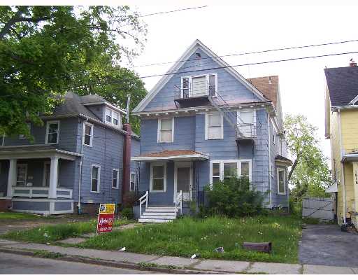 1816 Cleveland Ave in Niagara Falls, NY - Building Photo