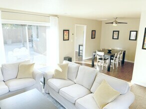 154 Baxter Ave in Sacramento, CA - Foto de edificio - Building Photo