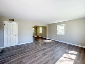 107 Park Ln W in Charlottesville, VA - Building Photo - Building Photo
