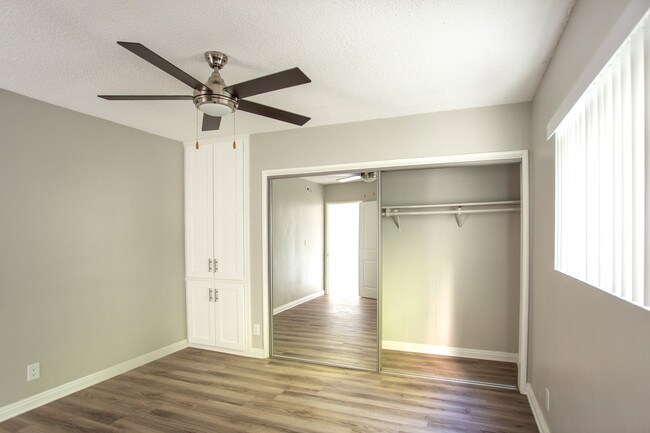 Chateau Sycamore Apartments in Los Angeles, CA - Foto de edificio - Interior Photo