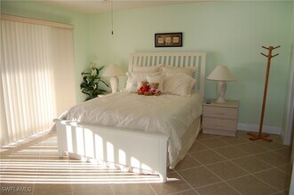 360 Palm Dr in Naples, FL - Foto de edificio - Building Photo