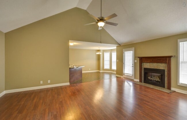 3649 S Naples Ct in Clarksville, TN - Building Photo - Building Photo