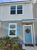 545 Running Wds St in Orange Park, FL - Building Photo