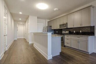 251 S Mill St in Lewisville, TX - Building Photo - Building Photo