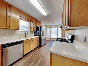 4718 Vineyard Ct in Smyrna, GA - Foto de edificio - Building Photo