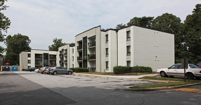 Glenview Garden Apartments in Glen Burnie, MD - Building Photo - Building Photo