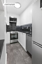 211 E 53rd St in New York, NY - Building Photo - Building Photo