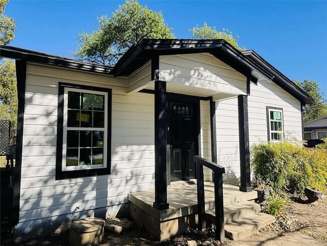 property at 2762 Beverly Hills Dr