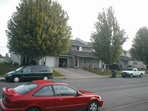 1668 SW Fellows St in McMinnville, OR - Building Photo - Building Photo