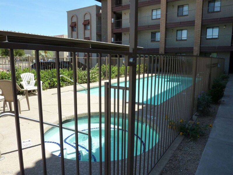 17 E Ruth Ave in Phoenix, AZ - Foto de edificio