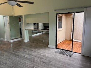 8113 SW 24th St in Davie, FL - Building Photo - Building Photo