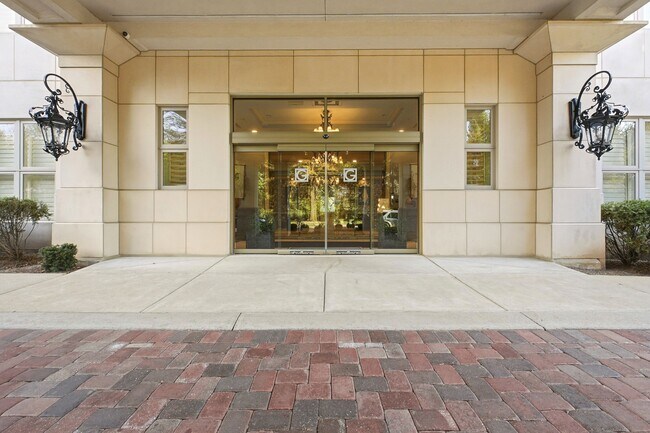 6600 Seminary Woods Pl in Louisville, KY - Building Photo - Building Photo