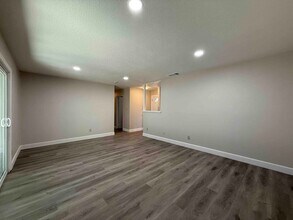 3129 Parody Way in Sacramento, CA - Building Photo - Building Photo