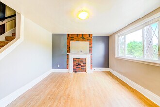 1008 E Warrington Ave in Pittsburgh, PA - Building Photo - Building Photo