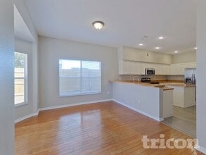 1240 Wyndham Pine Dr in Apopka, FL - Foto de edificio - Building Photo