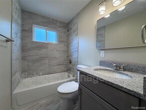 21104 Inkster Rd in Southfield, MI - Building Photo - Building Photo