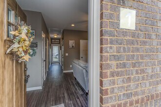 1070 Madison St, Unit 6 in Manchester, TN - Building Photo - Building Photo