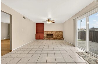 5125 Love Way in Carmichael, CA - Building Photo - Building Photo