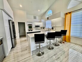 8561 Lawson Cir in Boynton Beach, FL - Building Photo