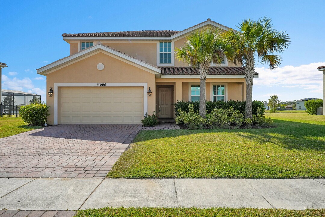 13096 NW Copper Creek Dr in Port St. Lucie, FL - Building Photo